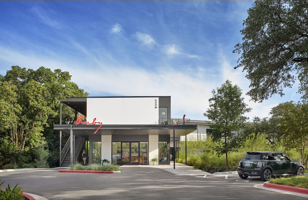 The Ruby Hotel - photo 43