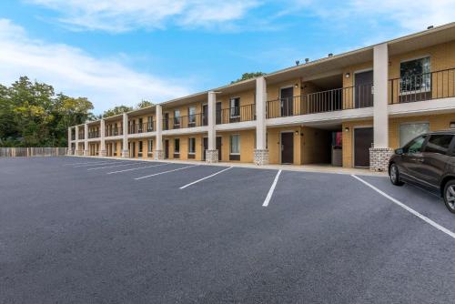 Days Inn Cheraw - photo 2