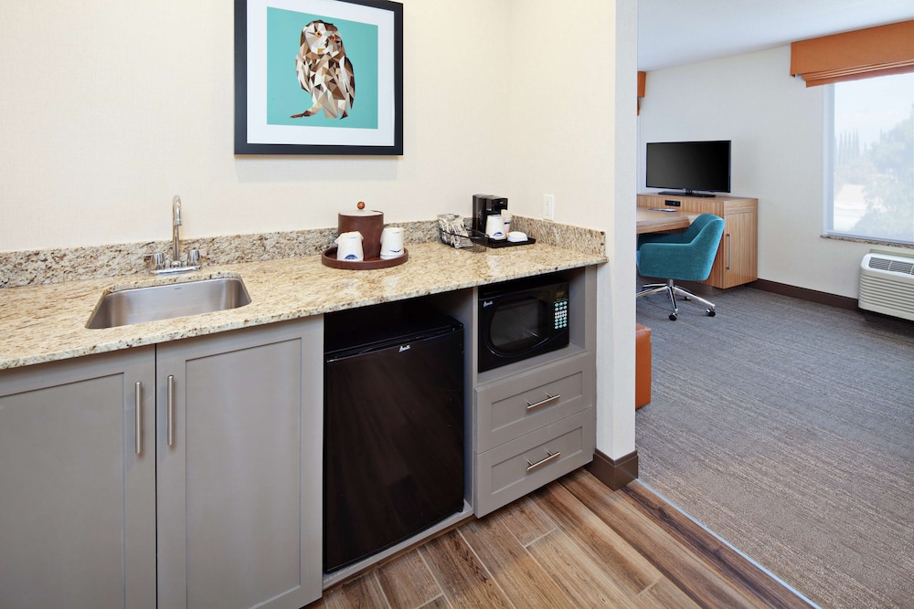 Hampton Inn & Suites Chino Hills - photo 13