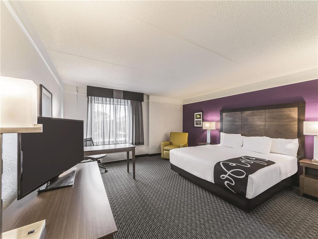 La Quinta Inn & Suites by Wyndham Austin Airport - photo 31