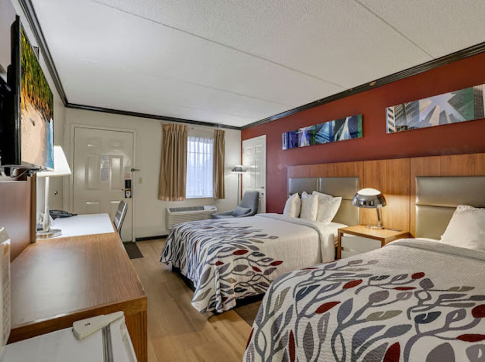 Red Roof Inn Uhrichsville - photo 7