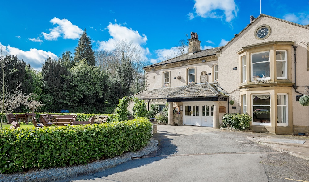 Steeton Hall Hotel & Restaurant — 4-Star Luxury Hotel in Steeton, United Kingdom