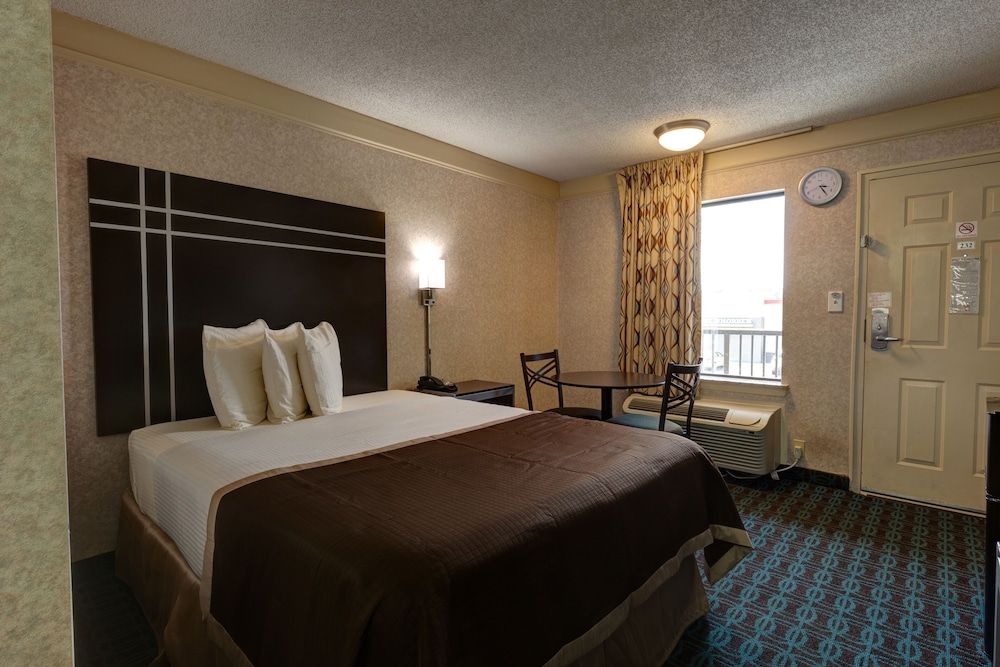 Deluxe Inn Fayetteville I 95 Exit 49 - photo 19