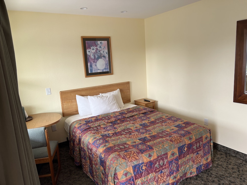 All Star Inn & Suites - photo 16