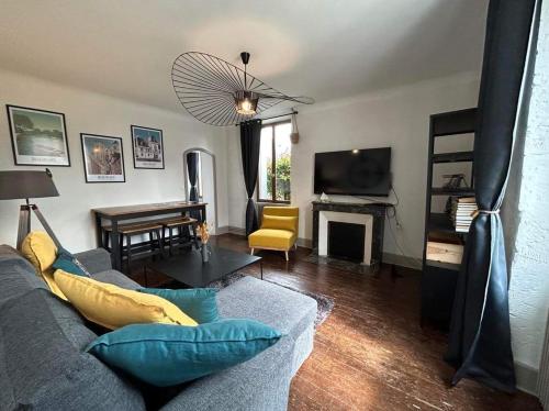 4 Pieces 70m En Centre Ville in Bourges, France