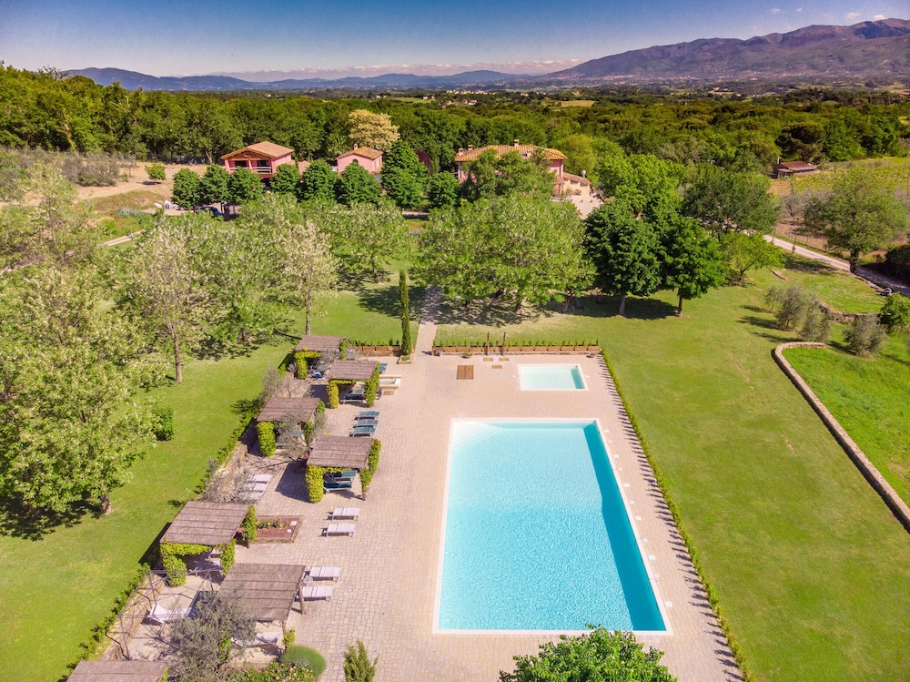 Relais Campiglioni — 4-Star Luxury Hotel in Montevarchi, Italy