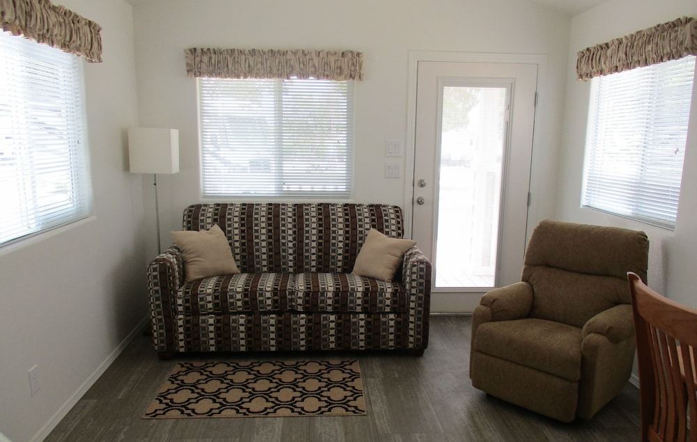 Travelers World RV Resort - photo 5