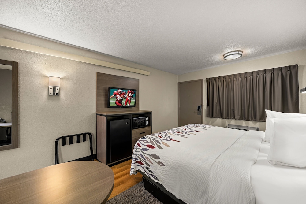 Red Roof Inn Detroit Royal Oak Madison Heights - photo 8