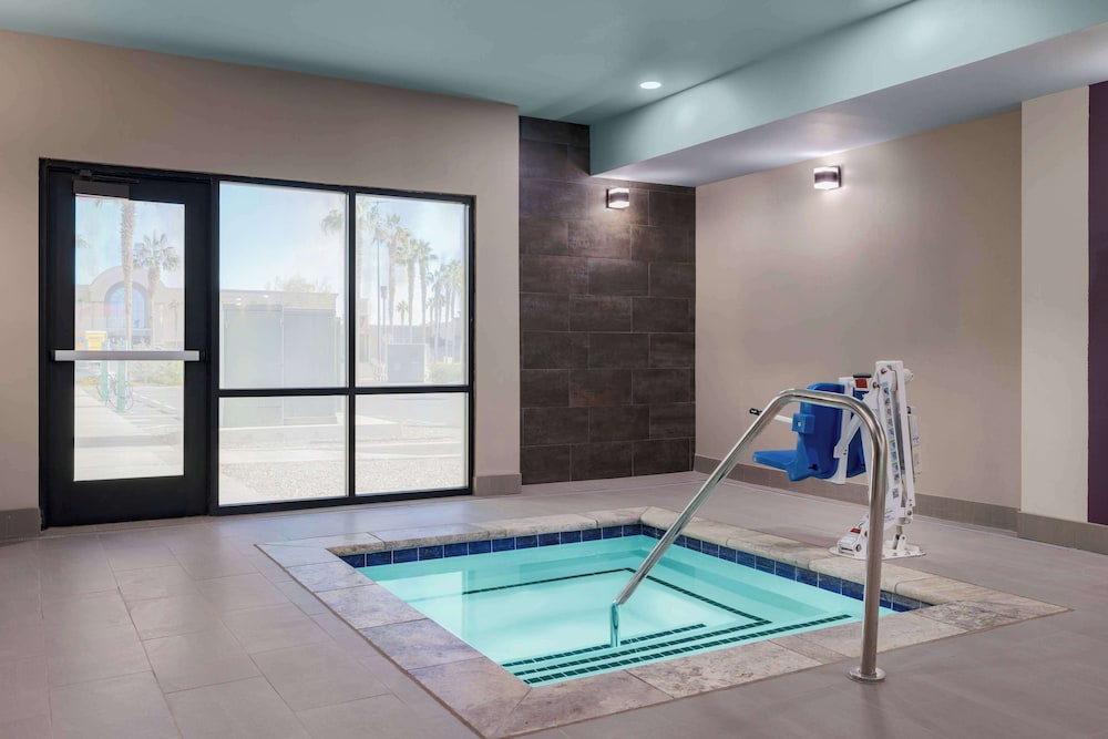 Home2 Suites By Hilton El Centro - photo 26