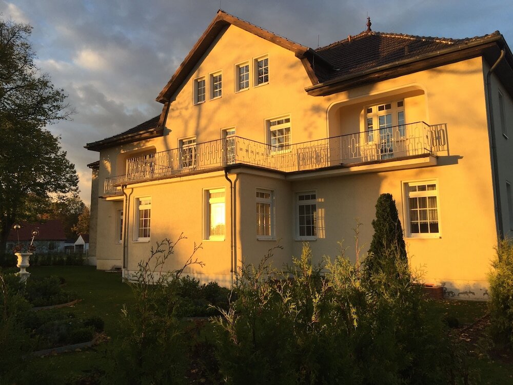Seehotel Louise — hotel in Gransee