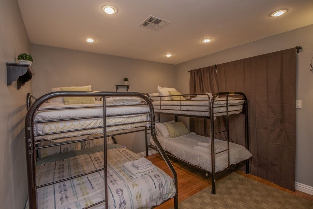 Immaculate 4bed 7min to Vegas Strip - photo 24