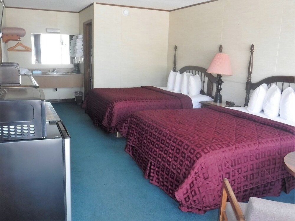 Colonial Mountain Inn - photo 11
