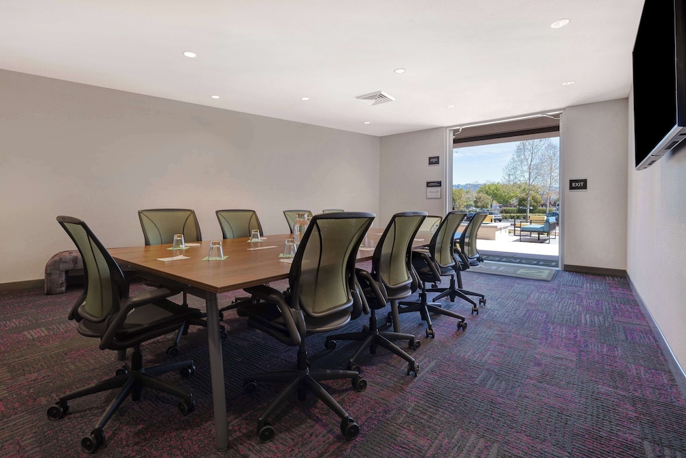 Home2 Suites by Hilton Petaluma - photo 43