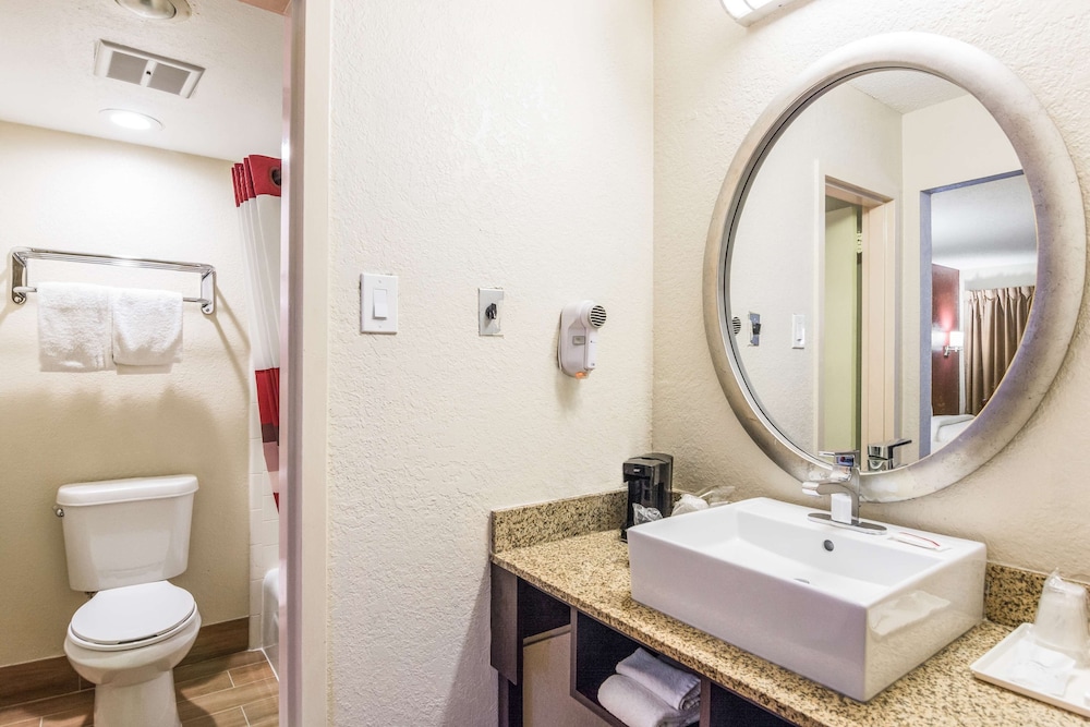Red Roof Inn Williamsburg - photo 18
