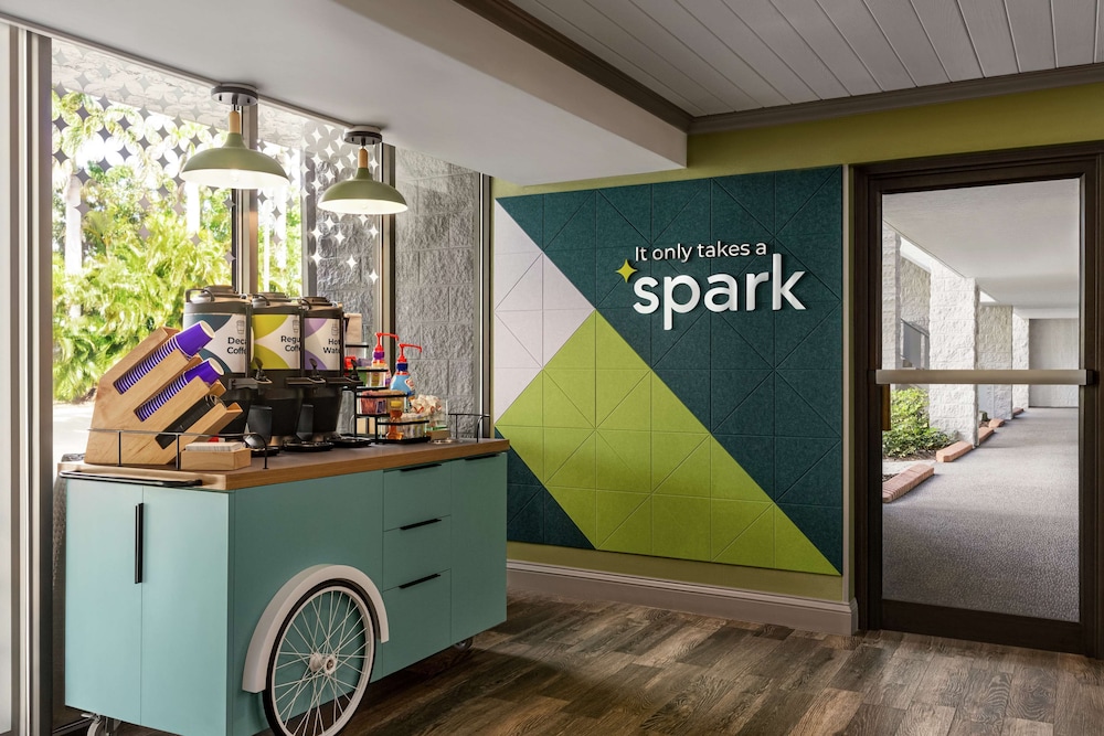 Spark by Hilton Sarasota Siesta Key Gateway - photo 2