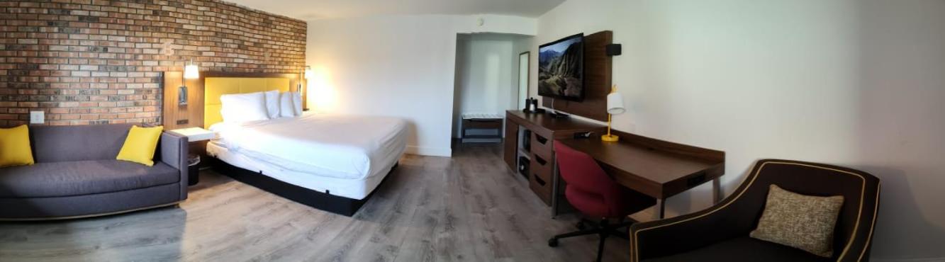 Penn Lodge Hotel & Suites - photo 32