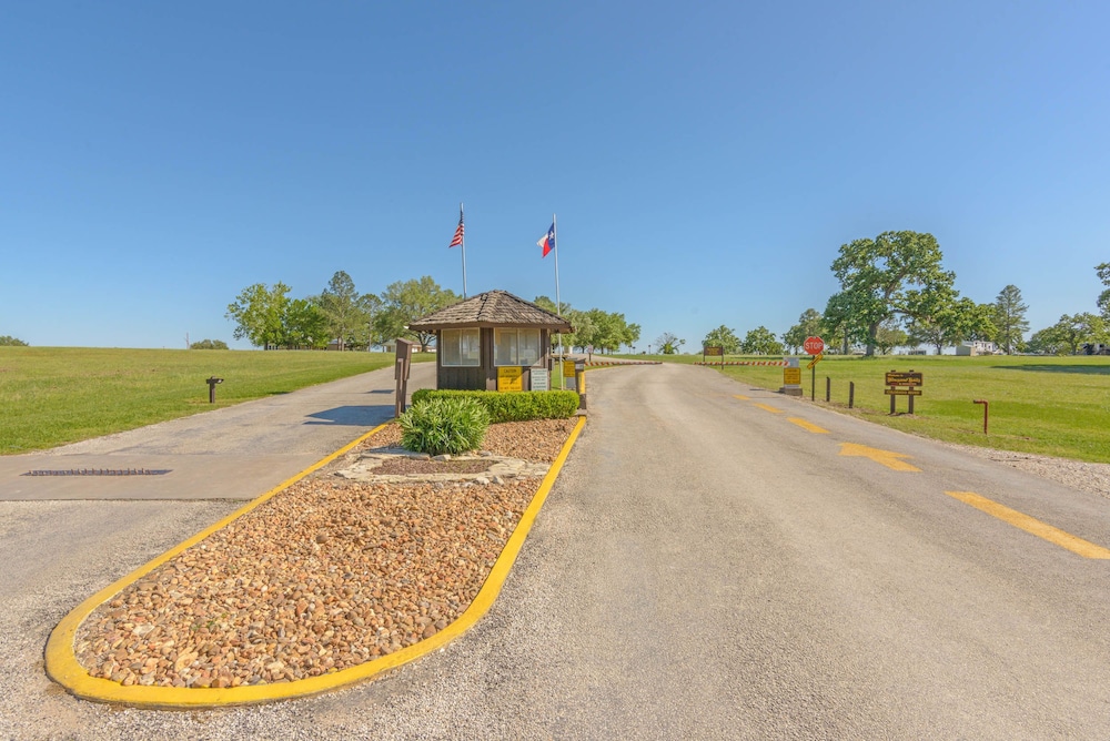 Colorado River Camping Resort - photo 21