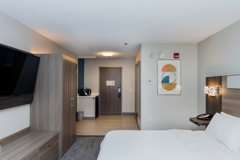Holiday Inn Express Hotel and Suites Marysville by IHG - photo 31