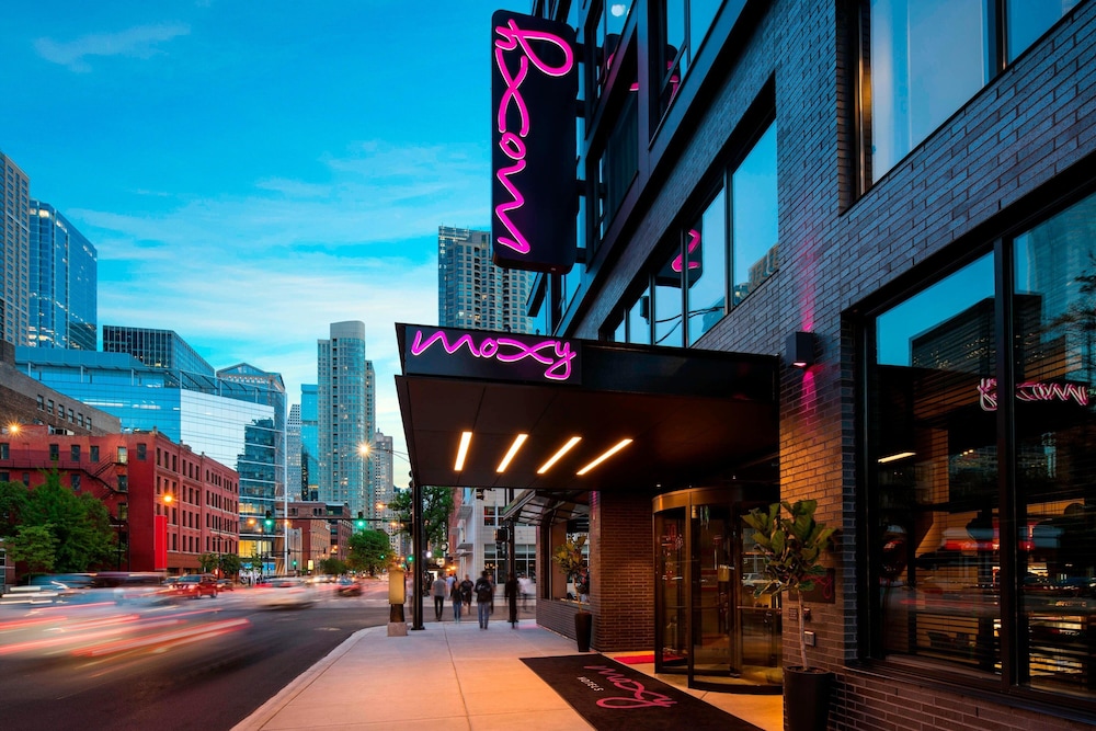 Moxy Chicago Downtown - featured photo