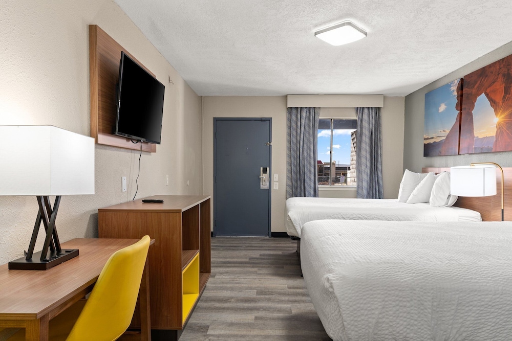 Extend A Suites Midtown Albuquerque - photo 23