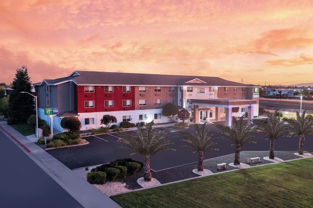 Holiday Inn Express Redding North by IHG - photo 50