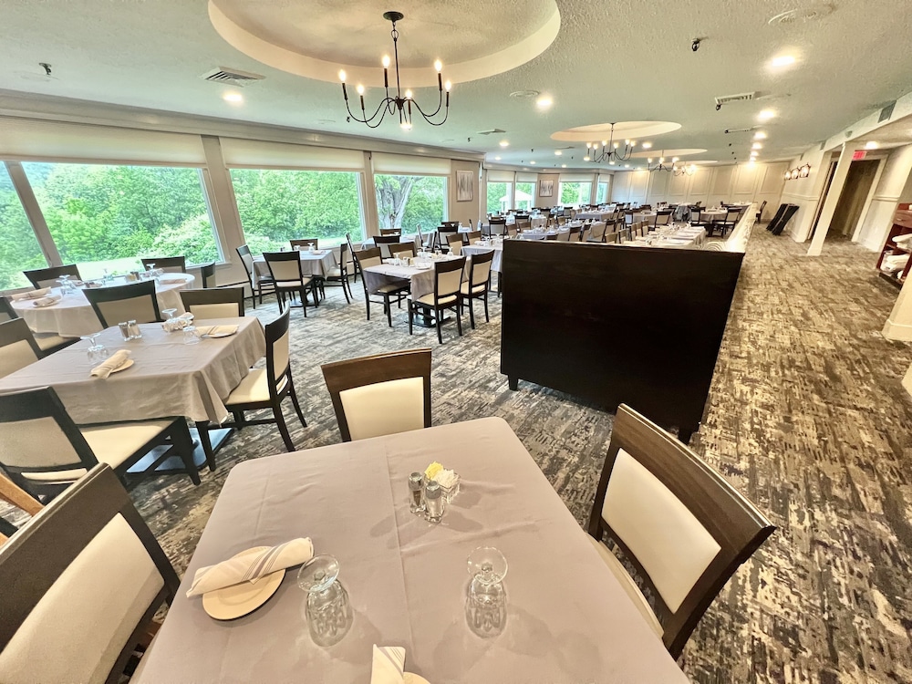 Town and Country Inn & Resort - photo 45