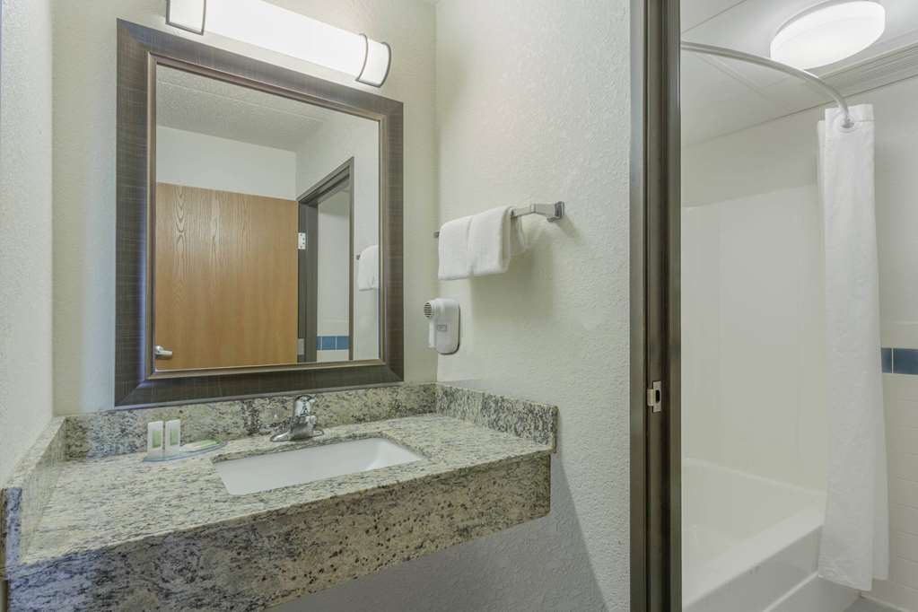 AmericInn by Wyndham Menominee - photo 8
