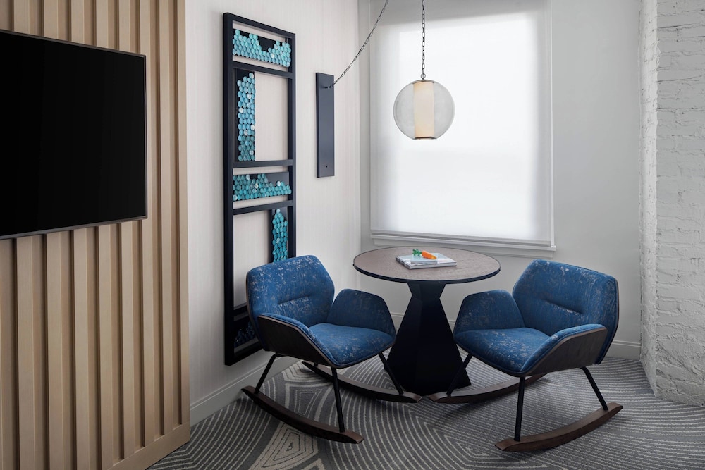 Glass Light Hotel & Gallery Autograph Collection - photo 10