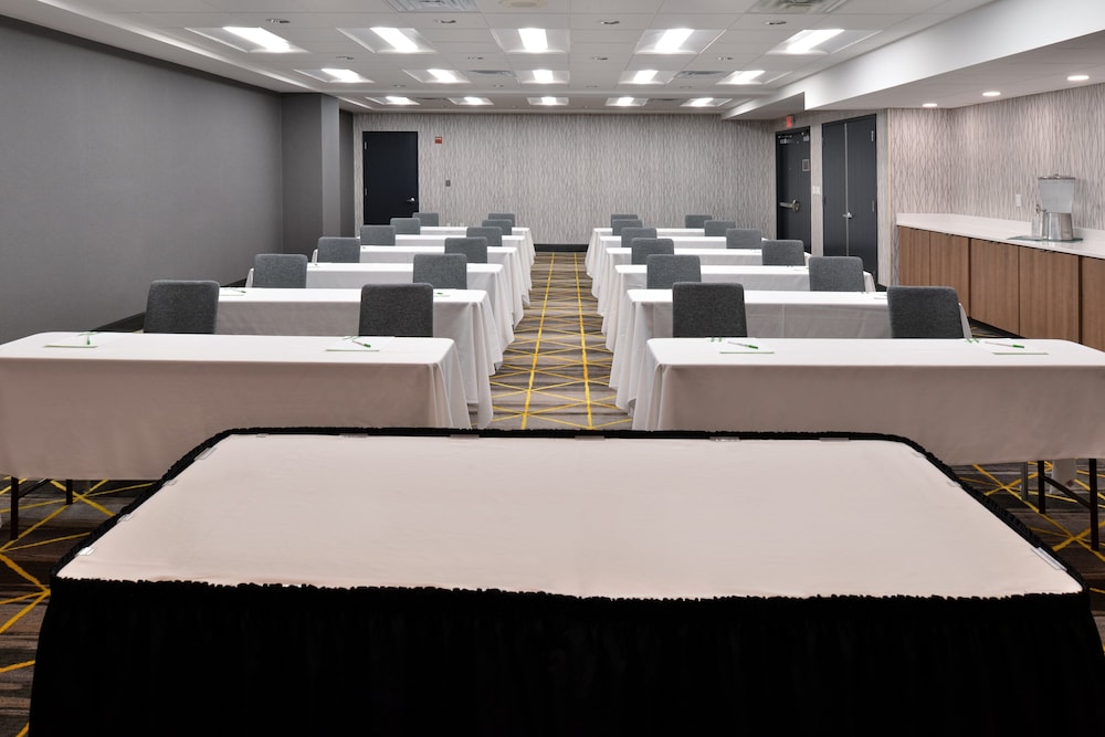 Holiday Inn Hotel & Suites Overland Park Convention Center - photo 69