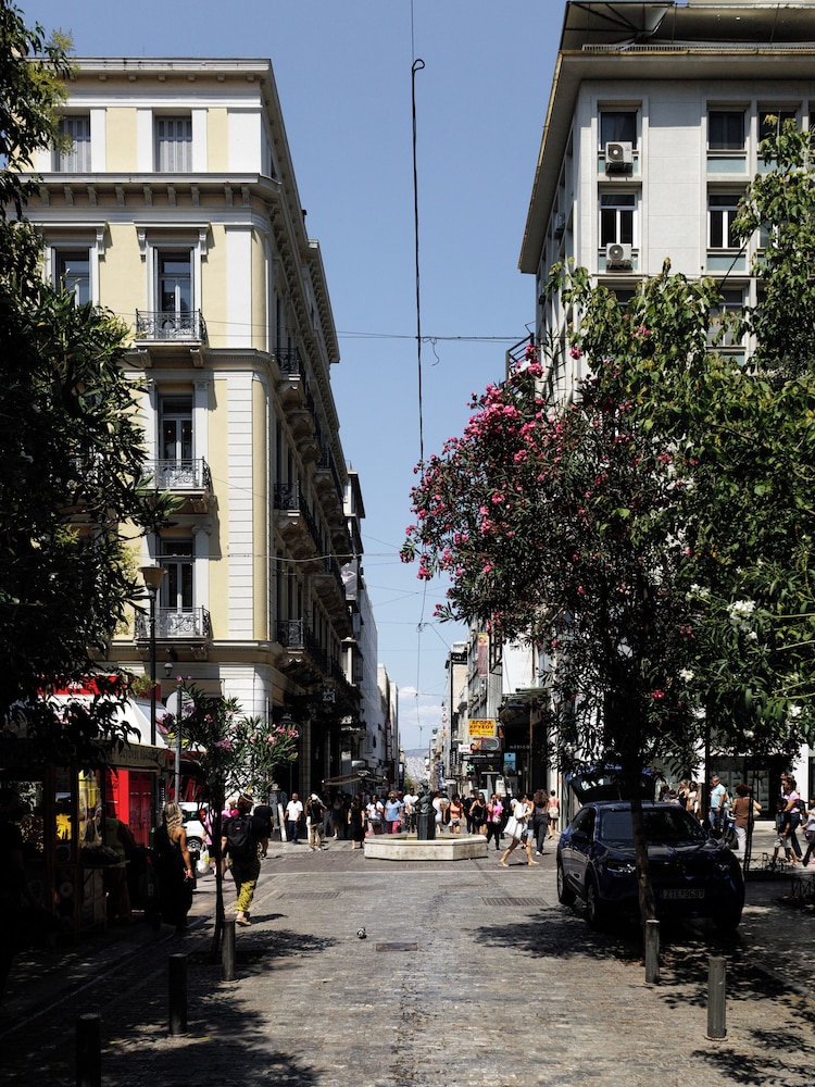 Nur Aparthotel Athens — 4-Star Luxury Hotel in Athens, Greece