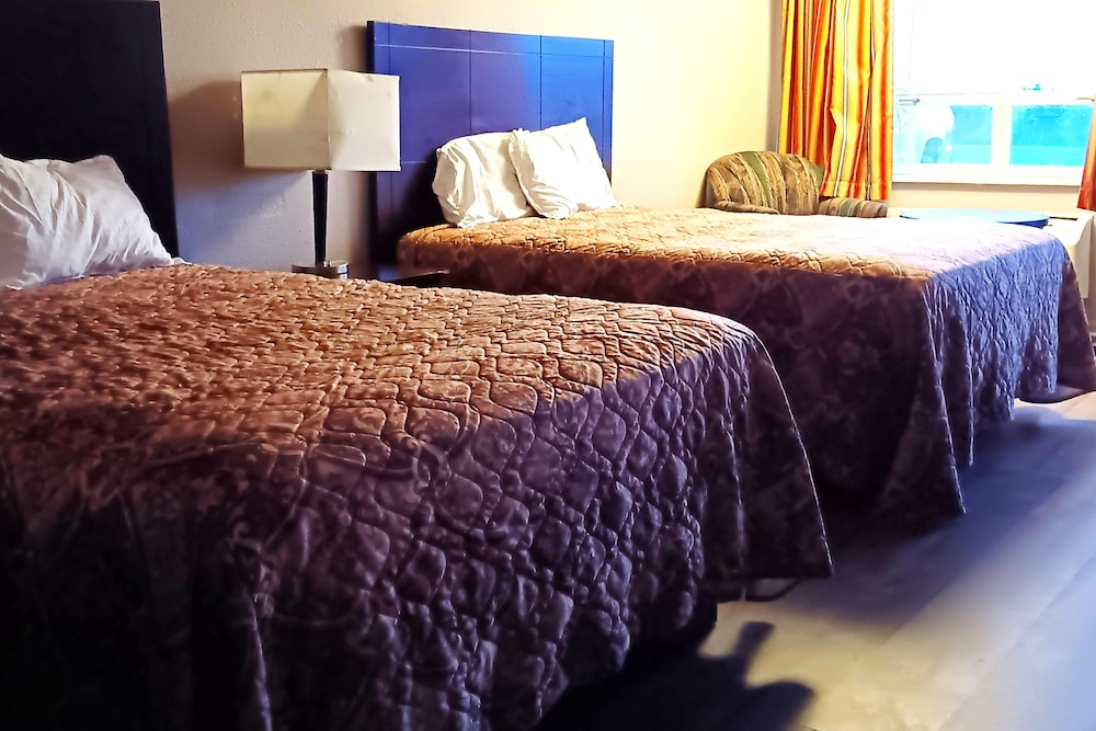 Sheldon's Motel and Restaurant - photo 8