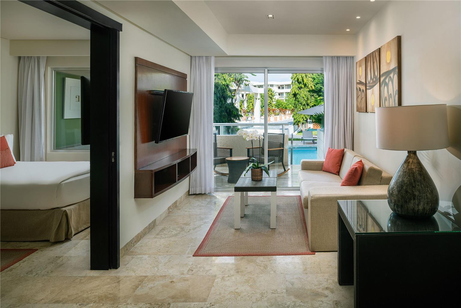 Guest room