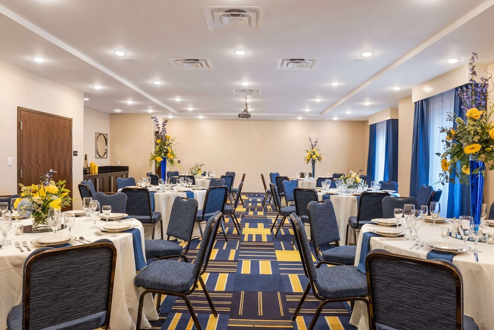 Hampton Inn & Suites Lavonia - photo 28