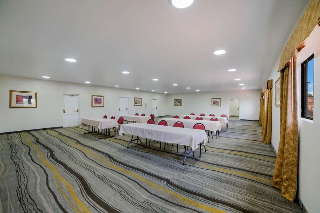 Quality Inn & Suites Goodyear Phoenix West - photo 15