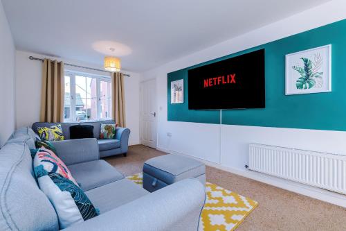 3 Bedroom 3 Toilets Contractors and Groups Free Parking Driveway NEW BUILD HOUSE — 4-Star Luxury Hotel in Burton Upon Trent, United Kingdom