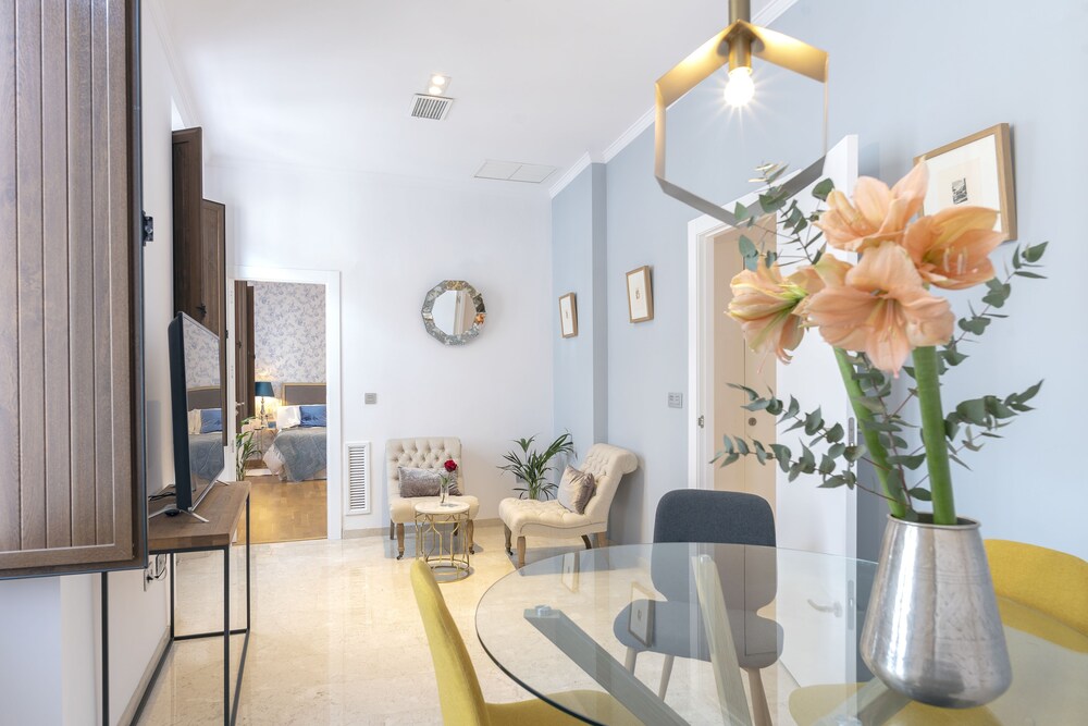 San Jerónimo 17 Suites — 4-Star Luxury Hotel in Granada, Spain