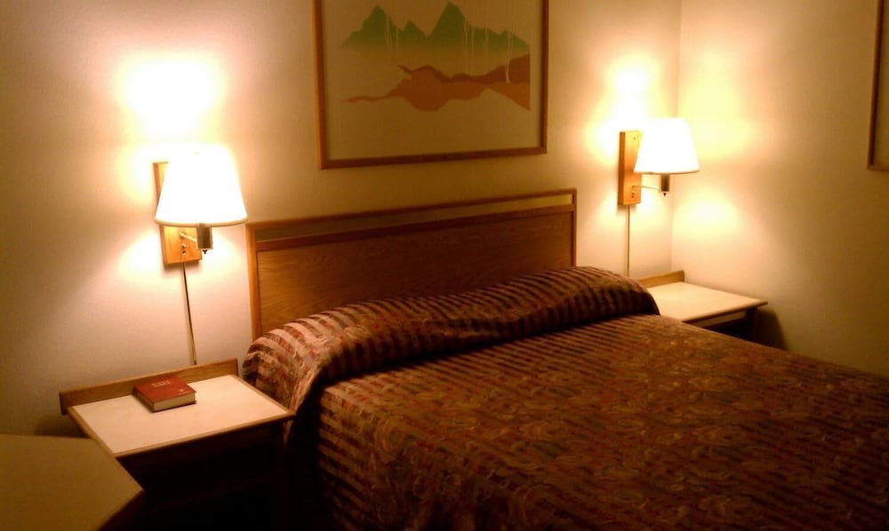 Colorado River Value Inn - photo 16