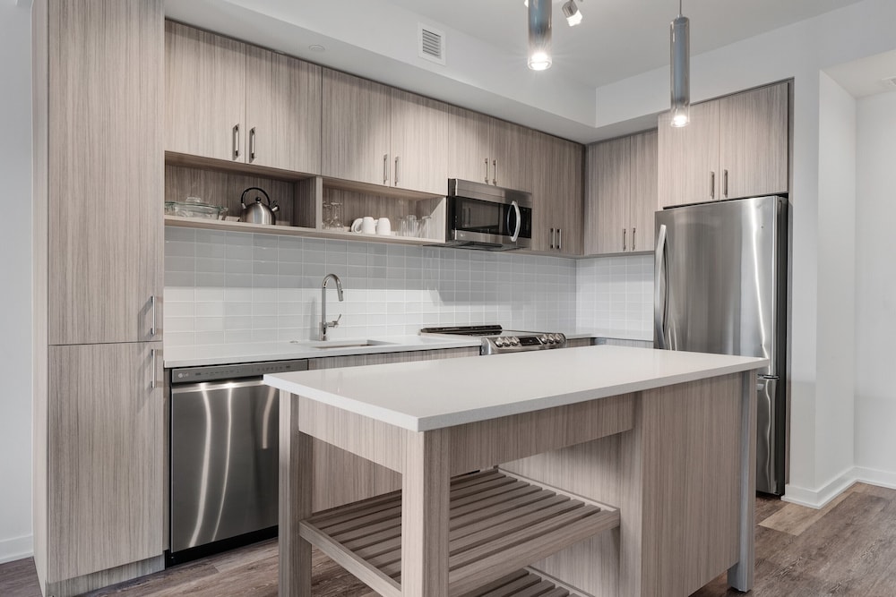 Global Luxury Suites Crystal City - photo 58