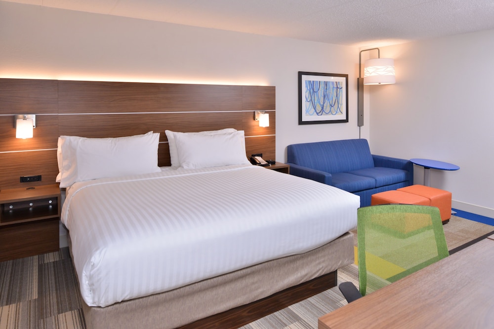 Holiday Inn Express & Suites Indianapolis Dtn Conv Ctr Area by IHG - photo 40