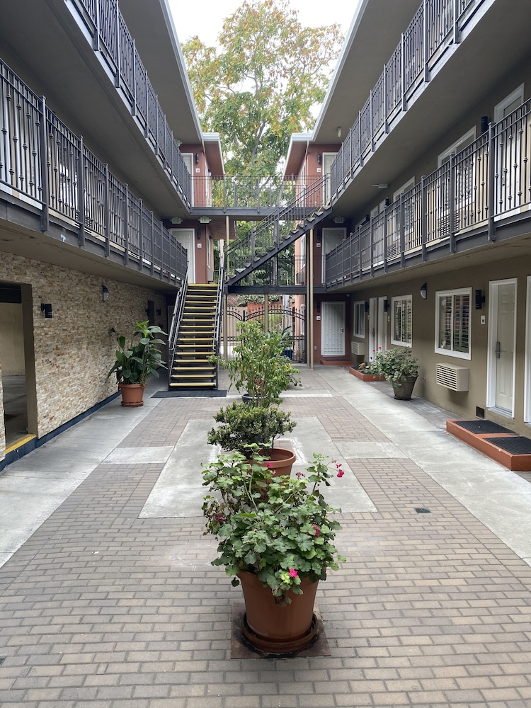 Convention Center Inn and Suites in San Jose, United States