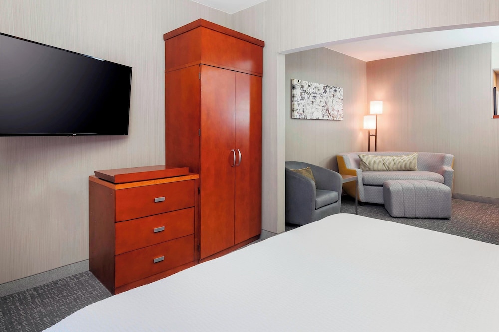 Courtyard by Marriott Dallas Arlington South - photo 18