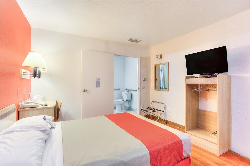 Motel 6 Tigard OR Portland South Lake Oswego - photo 3
