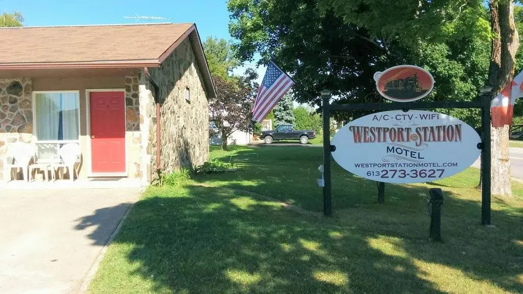 Westport Station Motel — Gananoque