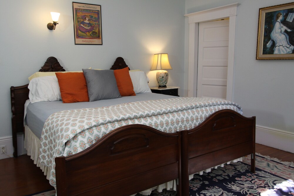 Kelley & Young Wine Garden Inn - photo 11