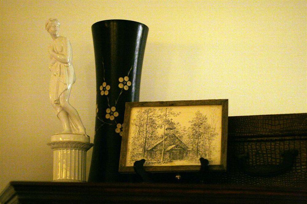 Forest Hill Inn - photo 6