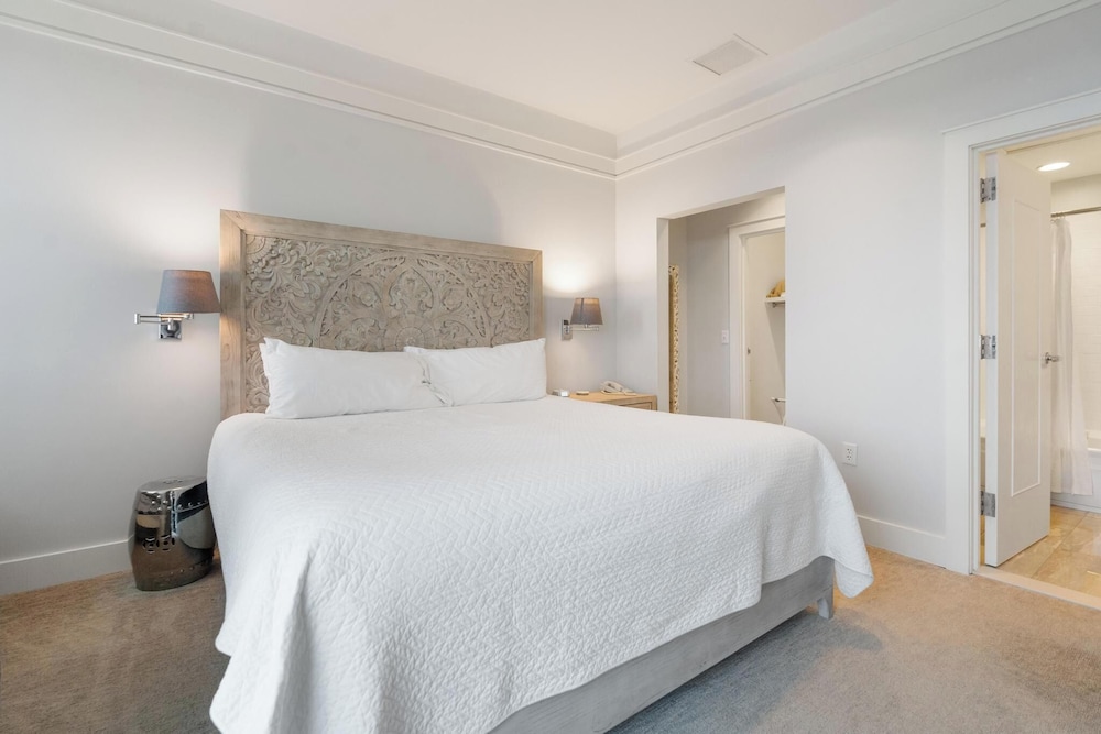 Village Suites Bay Harbor - photo 11