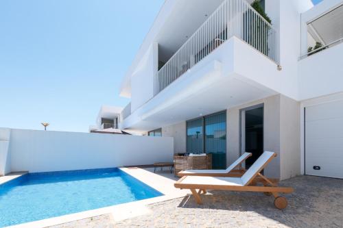 Vila Branca 124 by Destination Algarve — 4-Star Luxury Hotel in Porto De Mos, Portugal