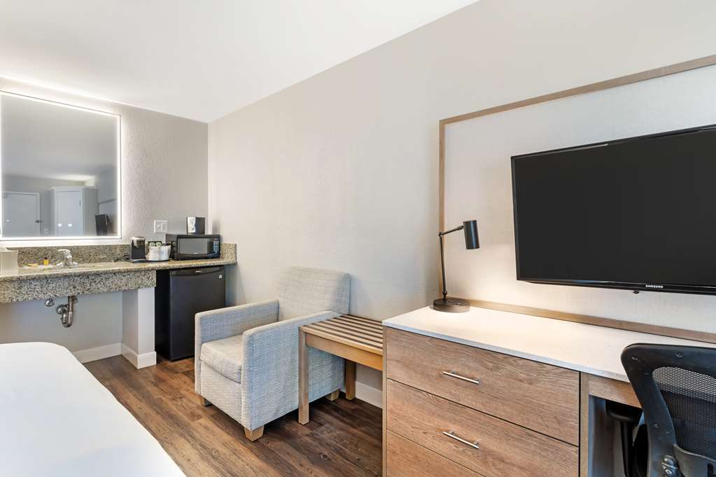 Best Western Plus Rancho Cordova Inn - photo 22