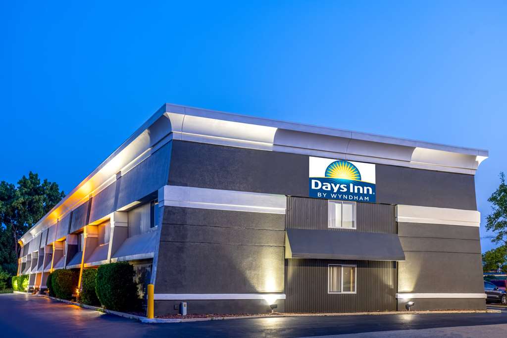 Days Inn by Wyndham Pleasant Prairie Kenosha - photo 7