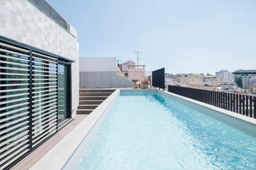 Carvalhal 2 bedrooms and pool in Avenidas Novas — 4-Star Luxury Hotel in Lisbon, Portugal